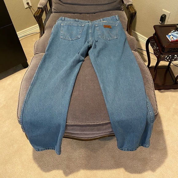 Wrangler Jeans - Picture 2 of 5